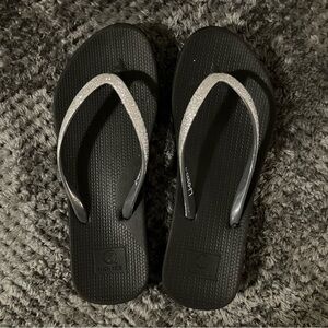 HIGH TIDE LADIES "BOUNCE SLIM METALLIC" FLIP FLOPS Sz 7